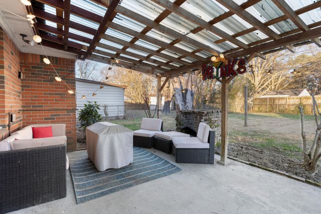 1534 IVY RD, Memphis, TN 38117