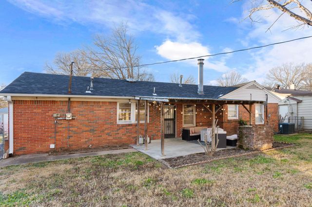 1534 IVY RD, Memphis, TN 38117