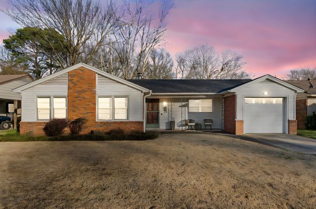 1534 IVY RD, Memphis, TN 38117