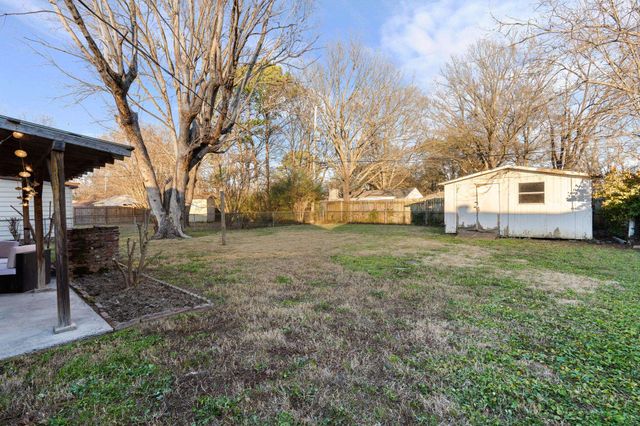 1534 IVY RD, Memphis, TN 38117