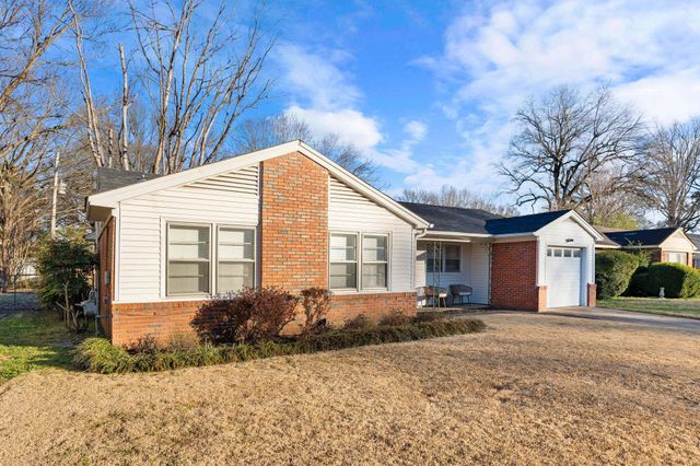 1534 IVY RD, Memphis, TN 38117