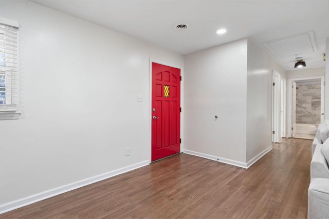 1534 IVY RD, Memphis, TN 38117