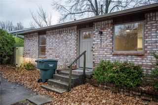 221 E Adobe Street, Fayetteville, AR 72703