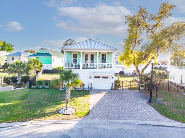 109 McIlroy Ct., Murrells Inlet, SC 29576