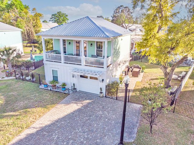 109 McIlroy Ct., Murrells Inlet, SC 29576