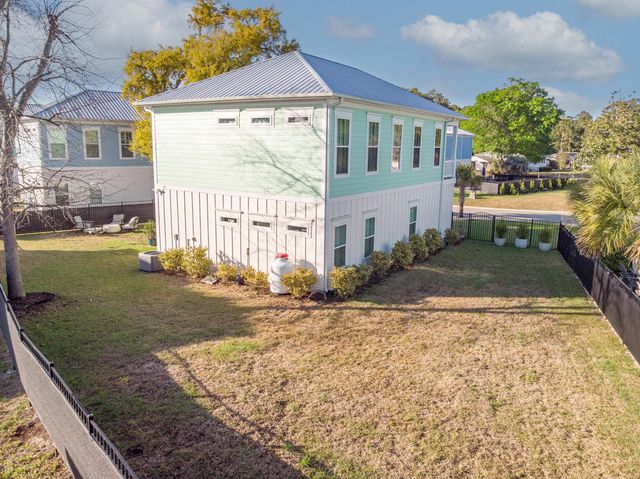 109 McIlroy Ct., Murrells Inlet, SC 29576