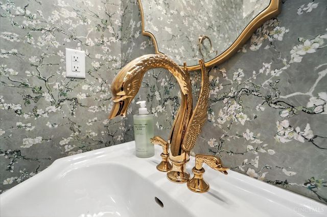 154 E McMicken Avenue, Cincinnati, OH 45202