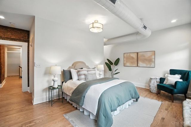 154 E McMicken Avenue, Cincinnati, OH 45202