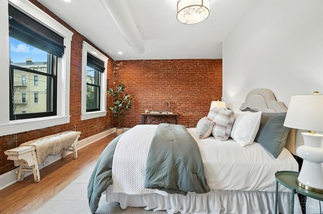 154 E McMicken Avenue, Cincinnati, OH 45202