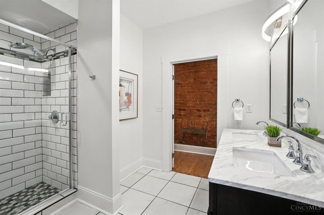 154 E McMicken Avenue, Cincinnati, OH 45202