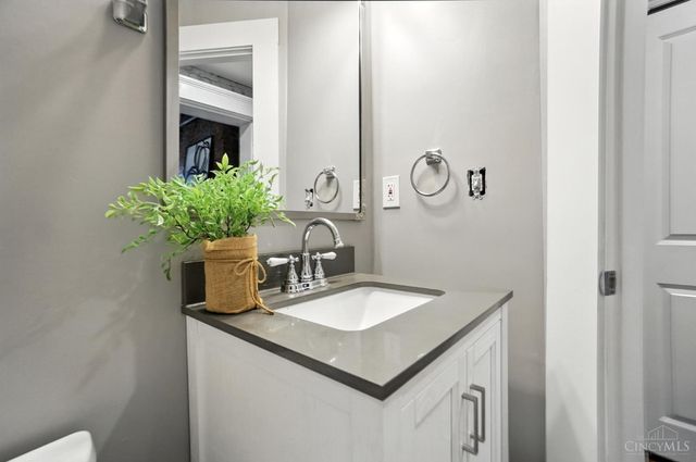 154 E McMicken Avenue, Cincinnati, OH 45202