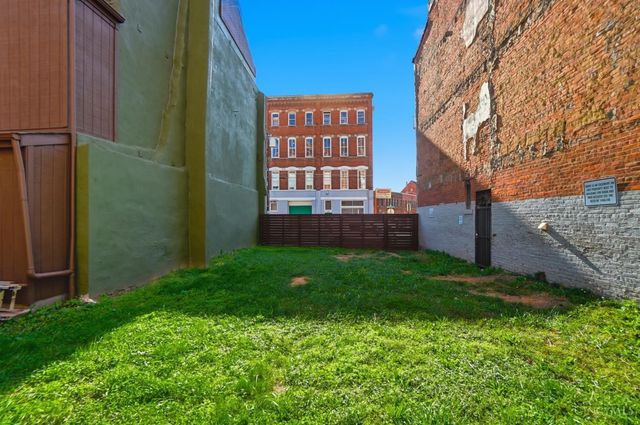 154 E McMicken Avenue, Cincinnati, OH 45202