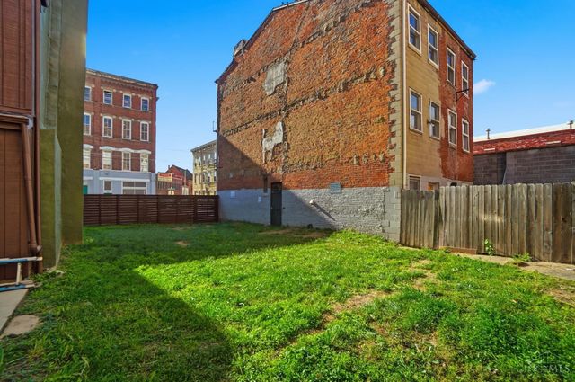 154 E McMicken Avenue, Cincinnati, OH 45202