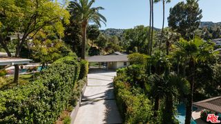 16666 Oldham Street, Encino (los Angeles), CA 91436