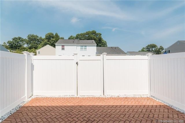 6 Larkspur Lane 6, Glastonbury, CT 06033