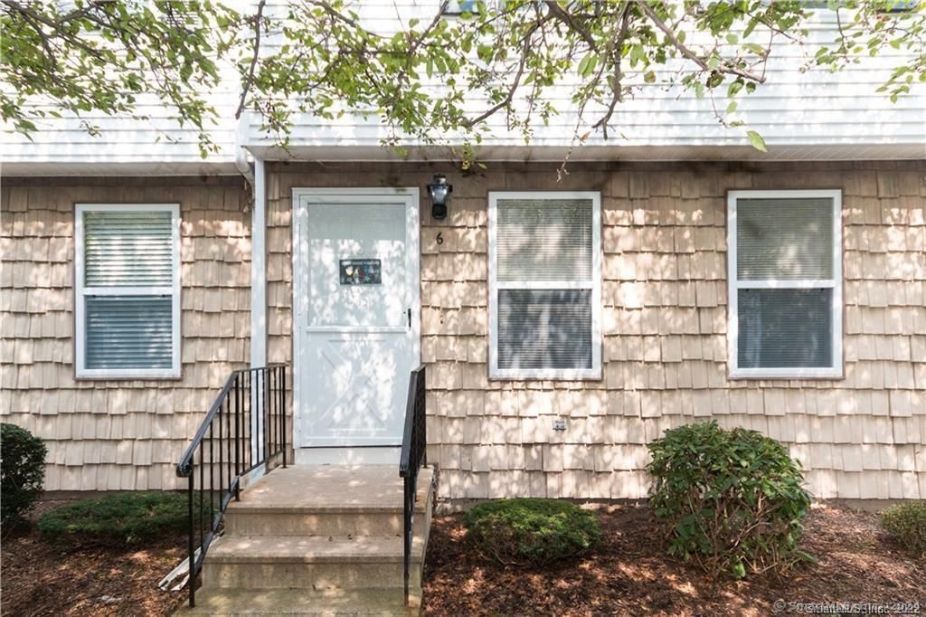 6 Larkspur Lane 6, Glastonbury, CT 06033