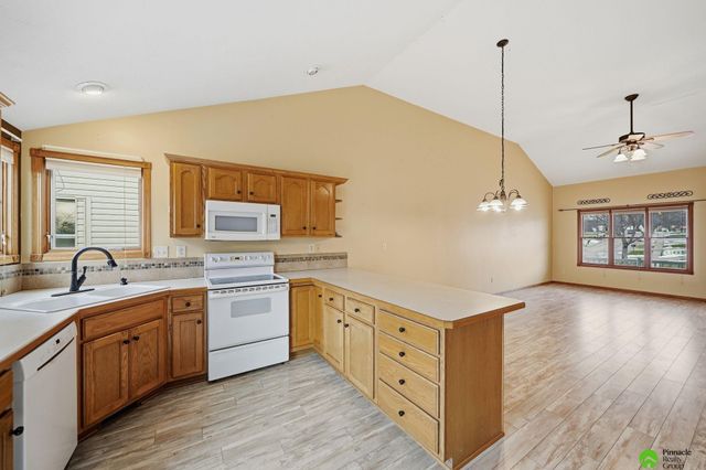 7401 S 28 Street, Lincoln, NE 68516