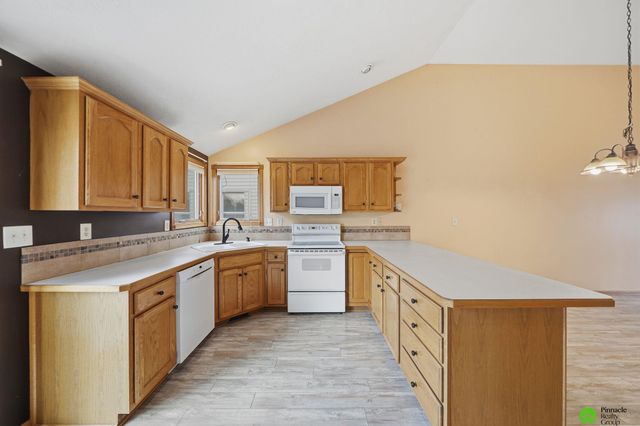 7401 S 28 Street, Lincoln, NE 68516