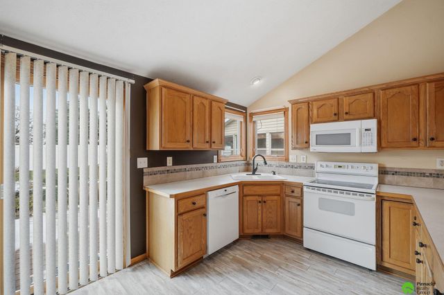 7401 S 28 Street, Lincoln, NE 68516