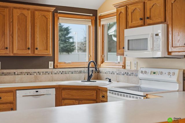 7401 S 28 Street, Lincoln, NE 68516