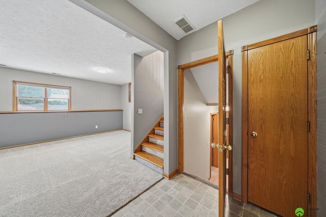 7401 S 28 Street, Lincoln, NE 68516