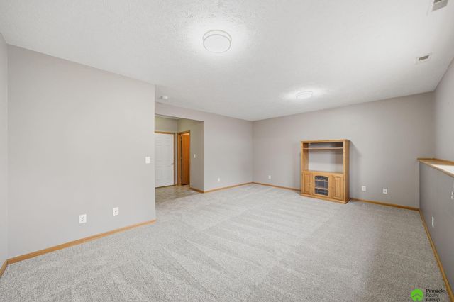 7401 S 28 Street, Lincoln, NE 68516