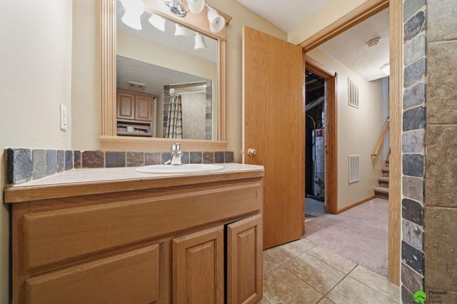 7401 S 28 Street, Lincoln, NE 68516