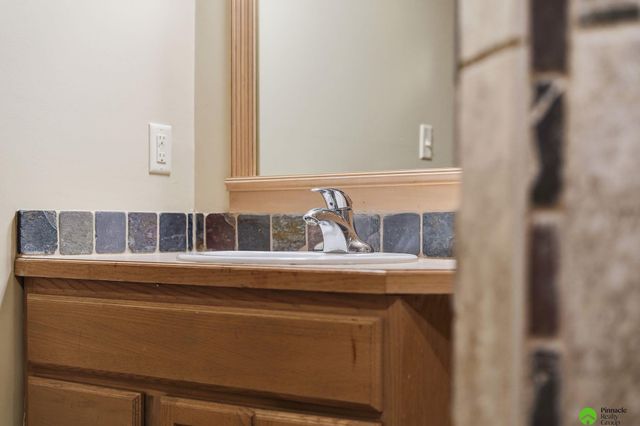 7401 S 28 Street, Lincoln, NE 68516