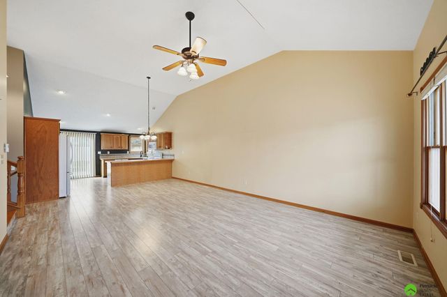 7401 S 28 Street, Lincoln, NE 68516