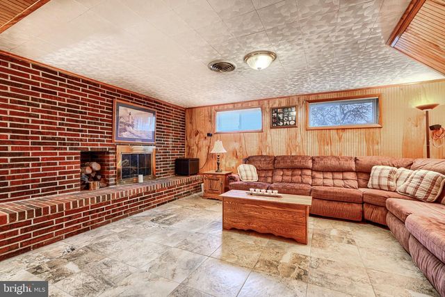 1220 HILLSHIRE RD, Dundalk, MD 21222