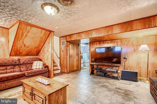 1220 HILLSHIRE RD, Dundalk, MD 21222