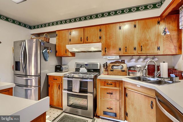 1220 HILLSHIRE RD, Dundalk, MD 21222