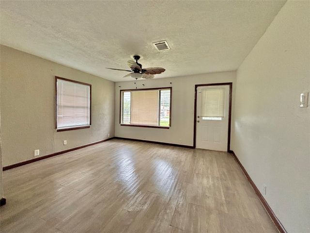 8038 Woodlyn Road, Houston, TX 77028