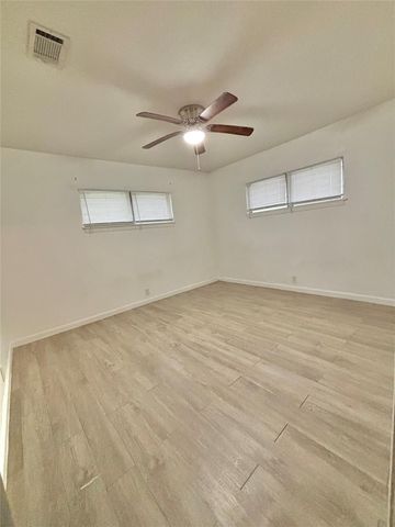 8038 Woodlyn Road, Houston, TX 77028