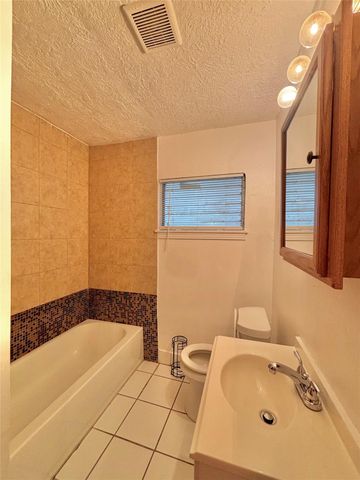 8038 Woodlyn Road, Houston, TX 77028