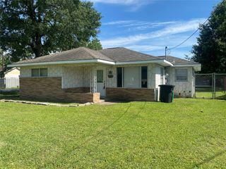 8038 Woodlyn Road, Houston, TX 77028