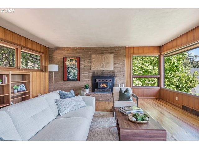 17000 Sw NAFUS Ln, Beaverton, OR 97007