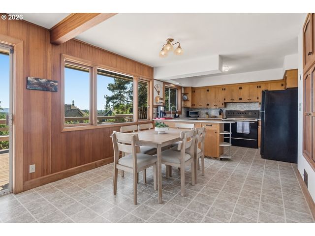 17000 Sw NAFUS Ln, Beaverton, OR 97007