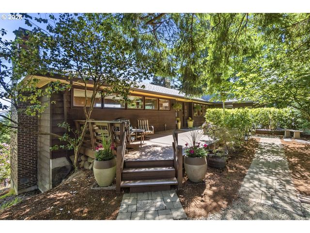 17000 Sw NAFUS Ln, Beaverton, OR 97007