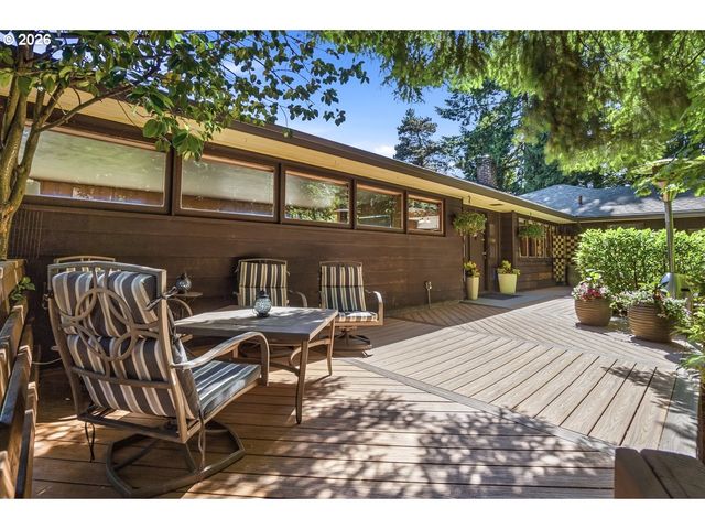 17000 Sw NAFUS Ln, Beaverton, OR 97007