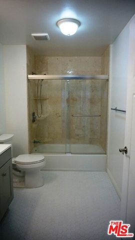 1029 S Hobart Boulevard 202, Los Angeles, CA 90006