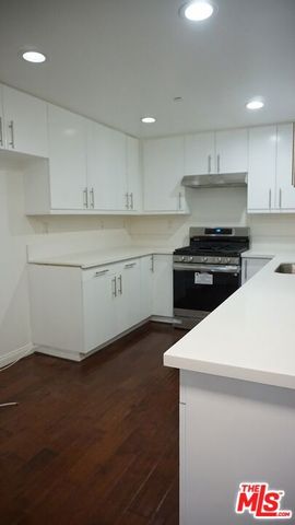 1029 S Hobart Boulevard 202, Los Angeles, CA 90006