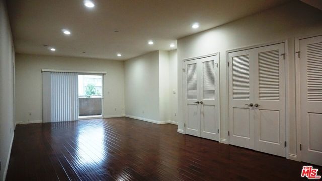 1029 S Hobart Boulevard 202, Los Angeles, CA 90006