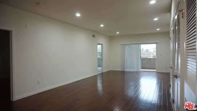 1029 S Hobart Boulevard 202, Los Angeles, CA 90006