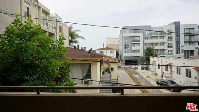 1029 S Hobart Boulevard 202, Los Angeles, CA 90006