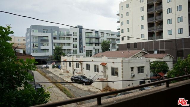 1029 S Hobart Boulevard 202, Los Angeles, CA 90006