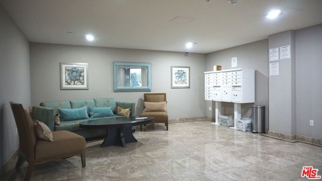 1029 S Hobart Boulevard 202, Los Angeles, CA 90006
