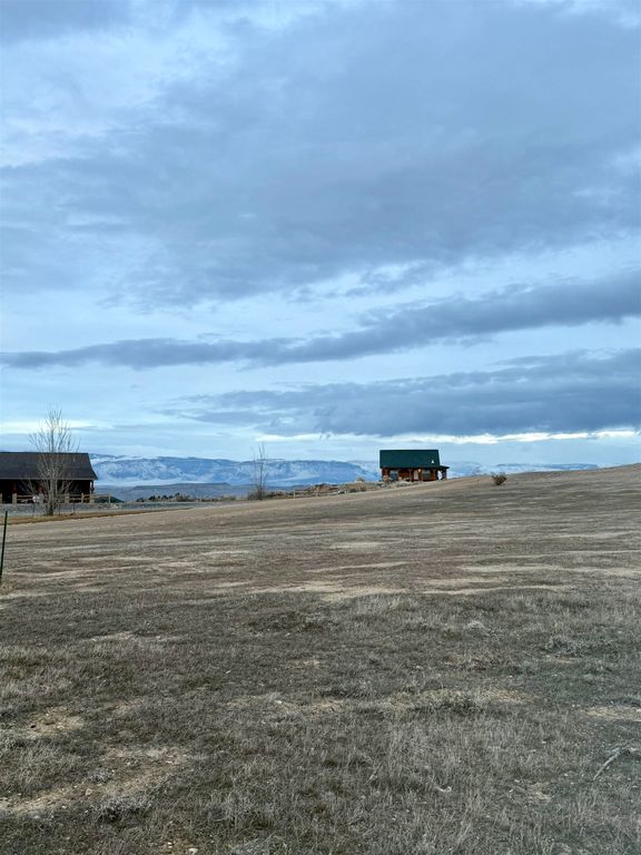 202 Coyote Dr, Greybull, WY 82426 photo 5