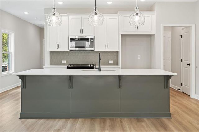 658 Sunstone Lane, Lawrenceville, GA 30043