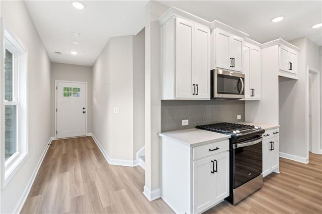 658 Sunstone Lane, Lawrenceville, GA 30043